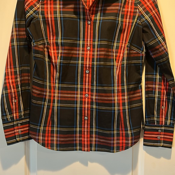 J. Crew 98% organic cotton plaid button-up shirt. Excellent condition! - Picture 4 of 8